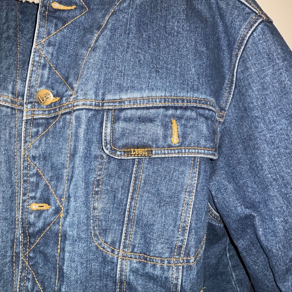Men’s distressed Lee winter denim jeans jacket with sherpa lining - Picture 3 of 9